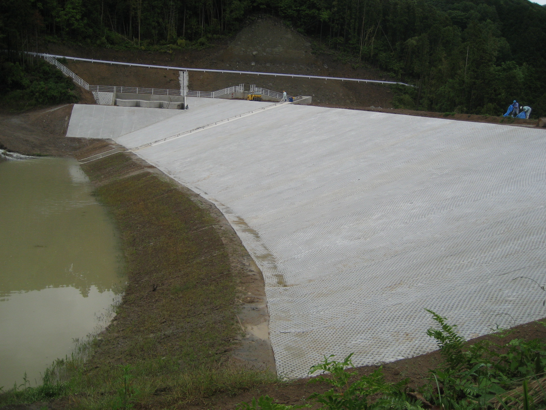 農業用ため池提保護工　100S　（水抜型）