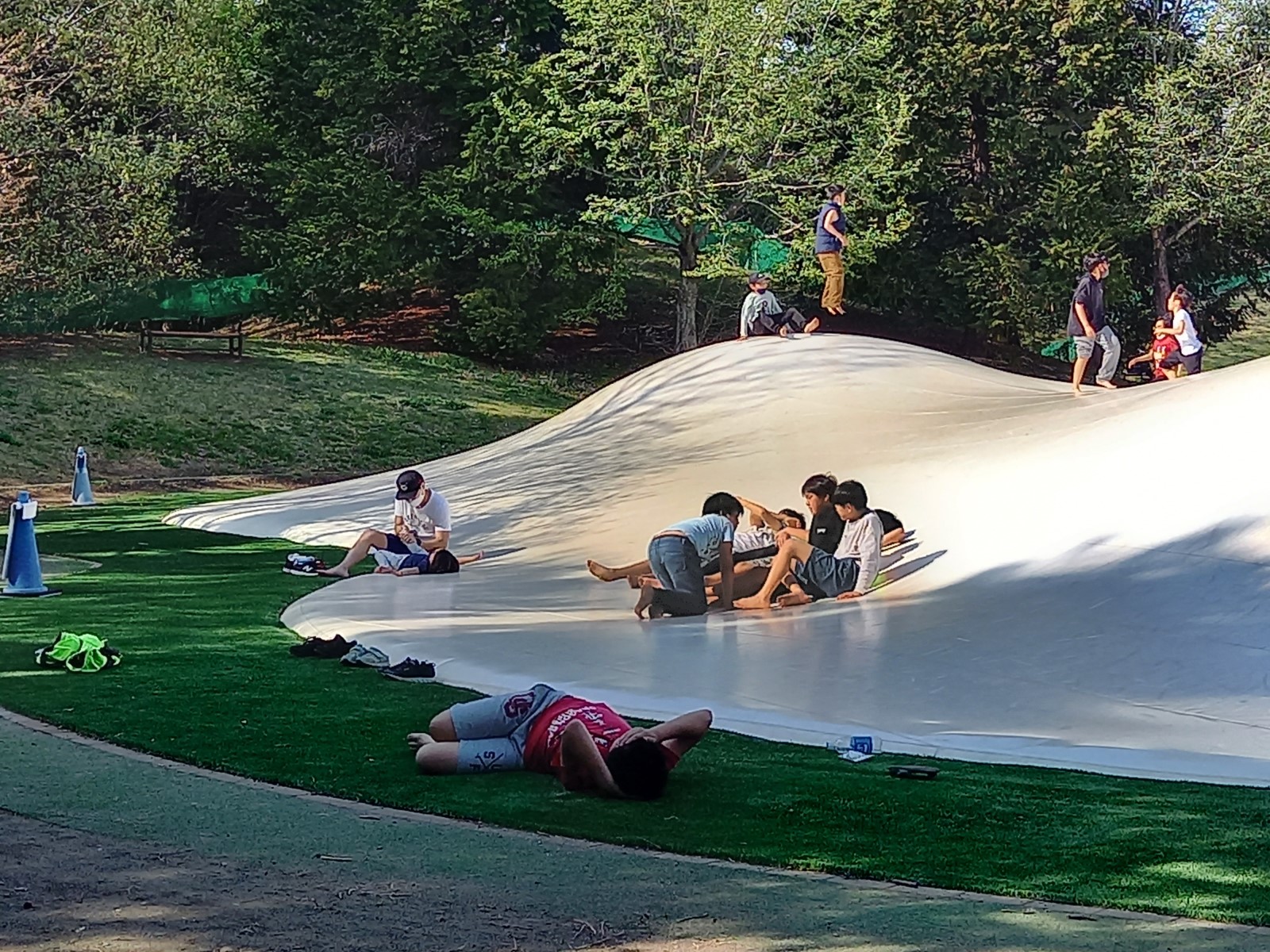 フワフワドーム×人工芝、国営昭和記念公園